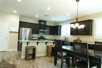 7675 Tierra Montanosa Avenue Kitchen