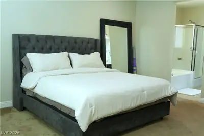 7675 Tierra Montanosa Avenue Bedroom
