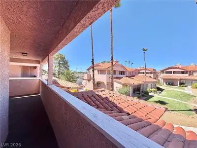 5134 Edna Avenue 2 Balcony