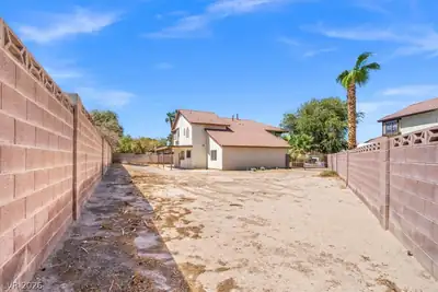 334 Moreno Court Yard
