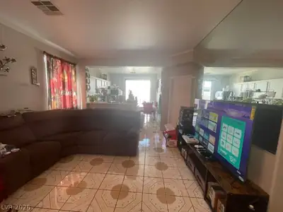 5946 Autumn Harvest Avenue Living Room