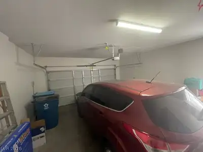 5946 Autumn Harvest Avenue Garage