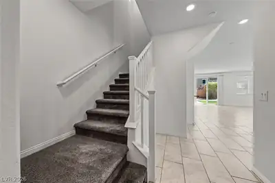 324 Tembre Court Stairs