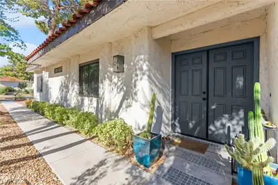 2511 Palmera Drive 