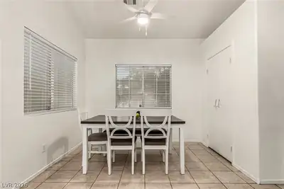 5931 Whalers Drift Street Dining Area