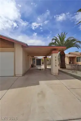 7015 Quarry Drive Parking