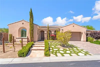 2 Lago Turchino Court, Henderson
