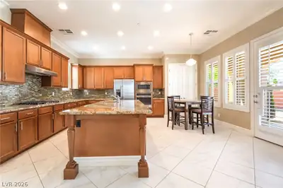 2 Lago Turchino Court Kitchen