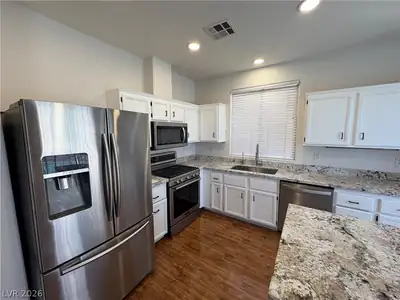 8740 Shady Pines Drive Kitchen