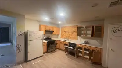 5321 Botanical Avenue Kitchen
