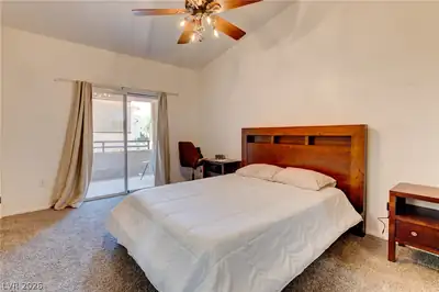 520 Arrowhead Trail 322 Bedroom