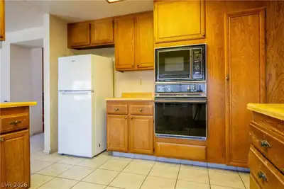 6333 Obannon Drive Kitchen