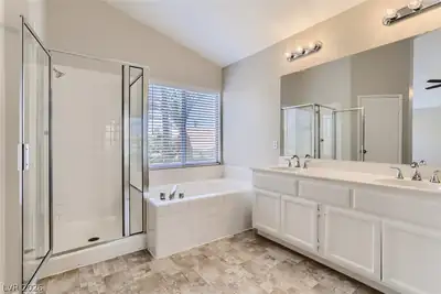 317 Windmere Street, Henderson, NV 89074 Primary Bathroom