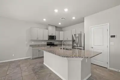 4035 Beech Fern Avenue Kitchen