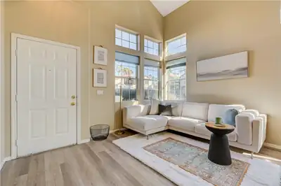 2232 Ramsgate Drive 0 Entrance Foyer