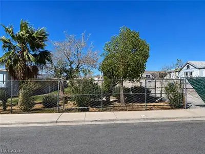 6196 Castlemont Avenue Yard