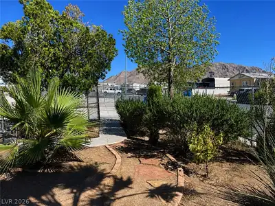 6196 Castlemont Avenue Yard