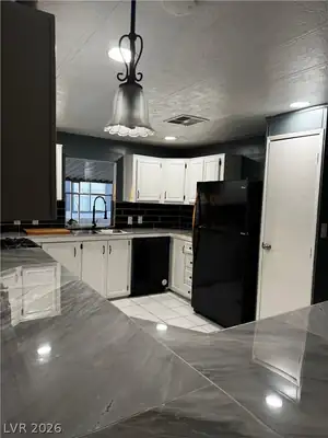 3785 Kolanut Lane Kitchen