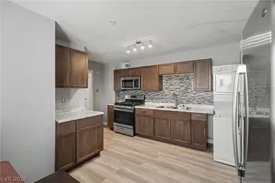 504 Holland Avenue Kitchen