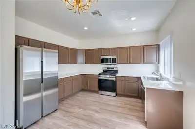 8117 Villa Finestra Drive Kitchen