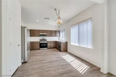 8117 Villa Finestra Drive Kitchen
