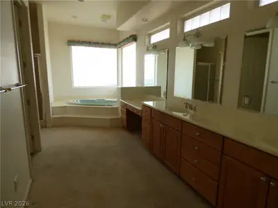 7695 Gilespie Street, Las Vegas, NV 89123 Primary Bathroom
