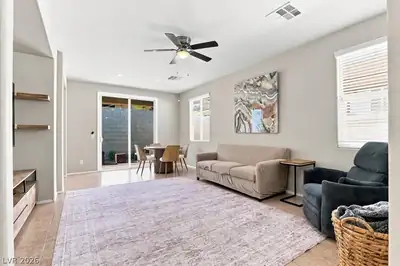6283 Shamrock Lake Avenue Living Room