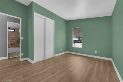 2878 Green Tree Avenue Bedroom
