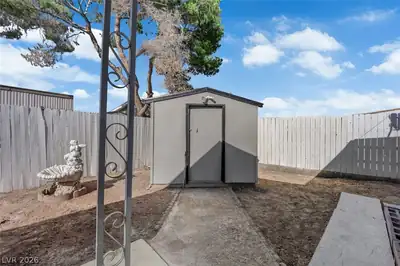 2878 Green Tree Avenue Yard