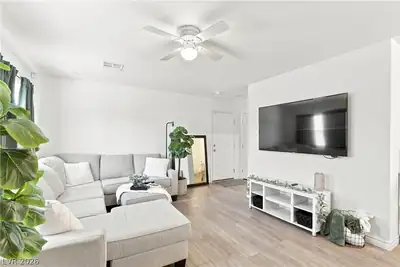 6246 Foxes Dale Street Living Room