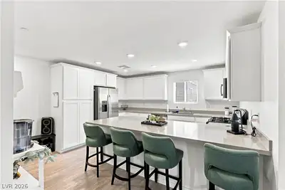6246 Foxes Dale Street Kitchen