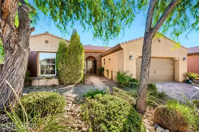 6 Lago Turchino Court, Henderson