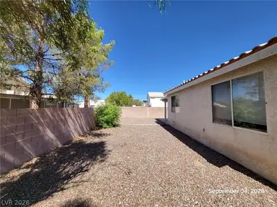525 Siberia Street Yard