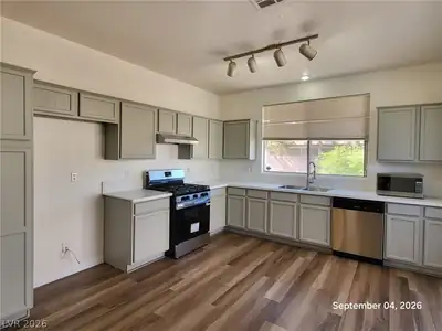 525 Siberia Street Kitchen