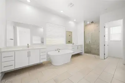 12428 Breezy Bluff Avenue, Las Vegas, NV 89138 Primary Bathroom