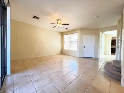 9044 Partridge Hill Street Living Room