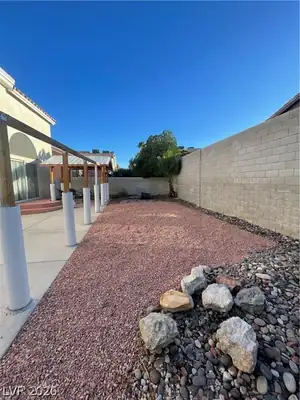 3571 North Campbell Road Yard