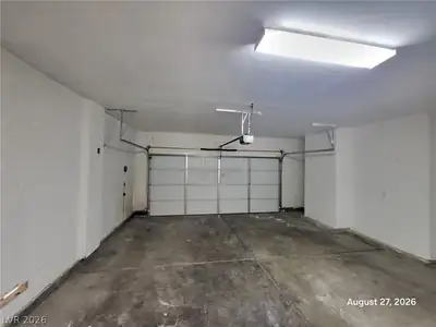 348 Jolly January Avenue Garage