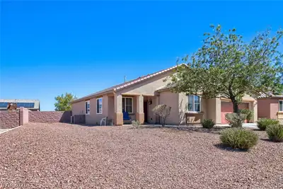3920 Ropers Ranch Street Front of Structure