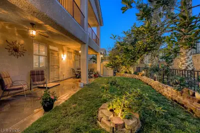 2815 Dunnottar Avenue Patio