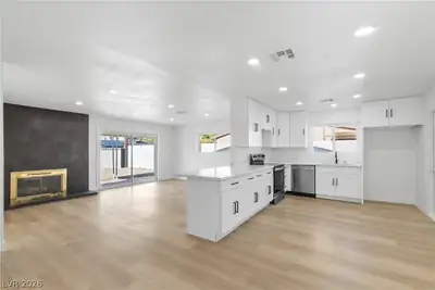 5900 Carmen Boulevard Kitchen