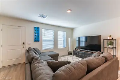 6168 Aster Garden Street Living Room