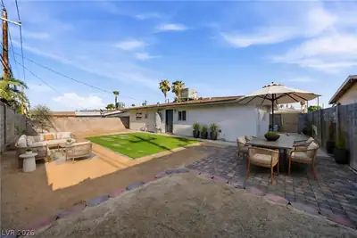 4378 Swandale Avenue Yard