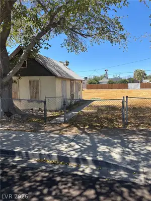 1821 Hoover Street Front of Structure