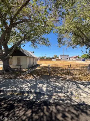 1821 Hoover Street Lot