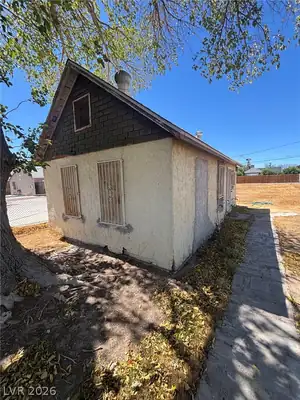 1821 Hoover Street Side of Structure