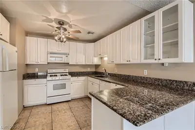 3959 Spring Leaf Drive Kitchen