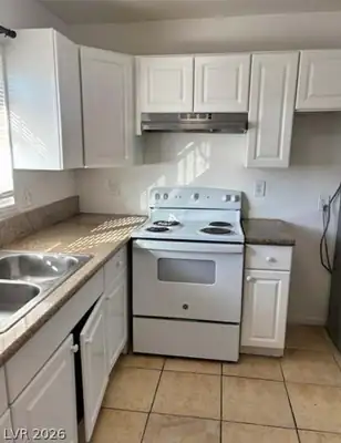 1644 Cadillac Lane . Kitchen