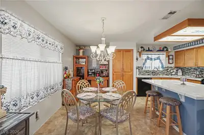 6574 Jordan River Drive Dining Area