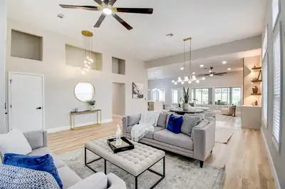 2837 Billy Casper Drive Living Room